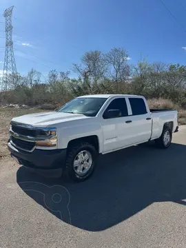 Chevrolet Silverado 1500 LS Cab Reg usado (2018) color Blanco precio $395,000