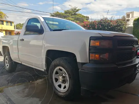 Chevrolet Silverado 1500 Cab Reg WT Aa usado (2015) color Blanco precio $295,000