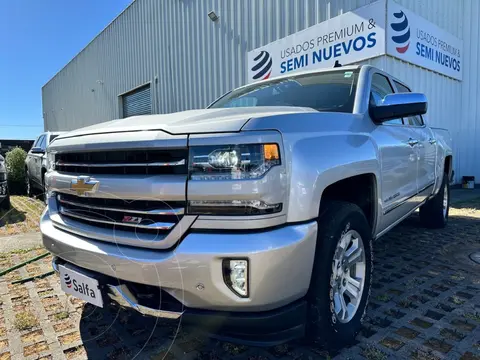 Chevrolet Silverado 5.3L LT RC 4x4 Aut Z71 usado (2019) color Plata precio $28.490.000