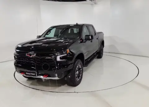 Chevrolet Silverado 6.2L ZR2 4x4 usado (2024) color Negro financiado en cuotas(pie $8.000.000)