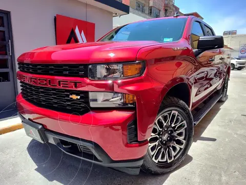 Chevrolet Silverado Doble Cabina 4X4 usado (2021) color Rojo precio $629,000