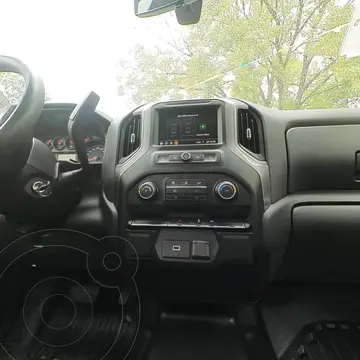 Chevrolet Silverado Cabina Regular 4X2 usado (2020) color Blanco precio $430,000