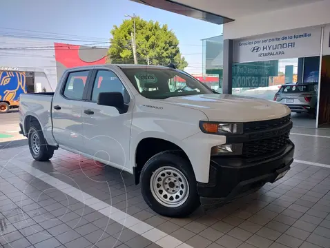 Chevrolet Silverado Doble Cabina 4X4 usado (2020) color Blanco precio $549,000