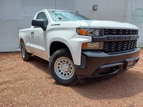 Chevrolet Silverado Cabina Regular 4X2 usado (2020) color Blanco precio $510,270