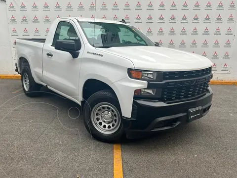 Chevrolet Silverado Cabina Regular 4X2 usado (2020) color Blanco precio $430,000