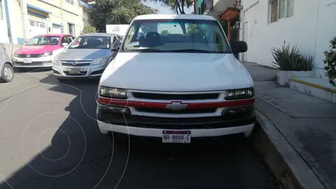 Chevrolet Silverado Custom 4X4 usado (2000) color Blanco precio $80,000