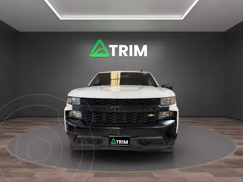Chevrolet Silverado Cabina Regular 4X4 usado (2021) color Blanco precio $451,100