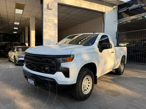 Chevrolet Silverado Cabina Regular 4X4 usado (2022) color Blanco precio $624,900
