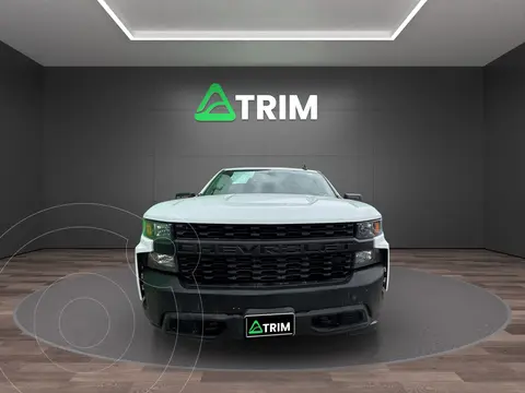 Chevrolet Silverado Cabina Regular 4X4 usado (2020) color Blanco precio $389,999
