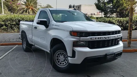 Chevrolet Silverado Cabina Regular 4X2 usado (2020) color Blanco financiado en mensualidades(enganche $100,274 mensualidades desde $11,538)