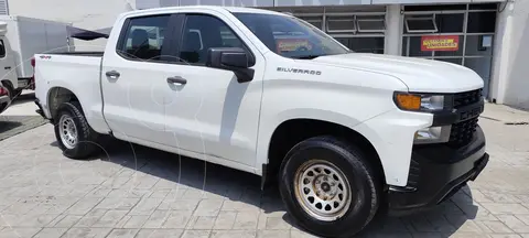 Chevrolet Silverado Doble Cabina 4X4 usado (2020) color Blanco financiado en mensualidades(enganche $102,615 mensualidades desde $9,745)