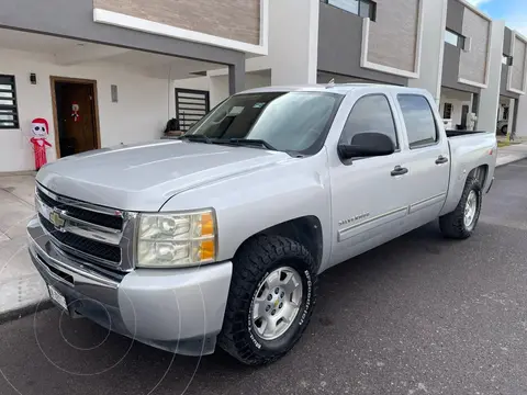 foto Chevrolet Silverado 4x2 Doble Cabina LS usado (2011) color Gris precio $190,000