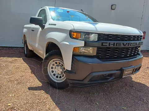 Chevrolet Silverado Cabina Regular 4X2 usado (2020) color Blanco precio $510,000