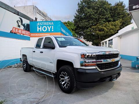 foto Chevrolet Silverado Doble Cabina 4X2 usado (2018) color Blanco precio $525,000