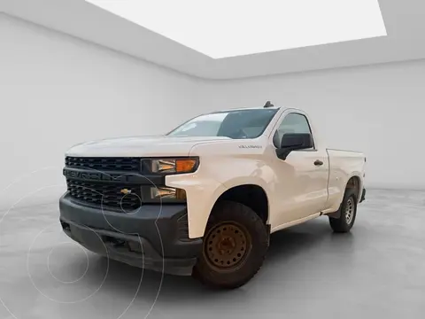 Chevrolet Silverado Cabina Regular 4X2 usado (2020) color Blanco financiado en mensualidades(enganche $69,300 mensualidades desde $8,429)