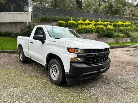 Chevrolet Silverado Cabina Regular 4X2 usado (2020) color Blanco precio $400,000