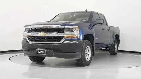 Chevrolet Silverado 4x2 Cab Ext LS V8 usado (2017) color Azul precio $488,999