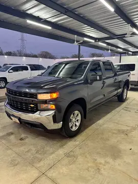 Chevrolet Silverado Doble Cabina 4X2 usado (2019) color Azul precio $525,000