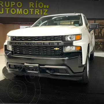 Chevrolet Silverado Cabina Regular 4X4 usado (2021) color Blanco precio $499,000
