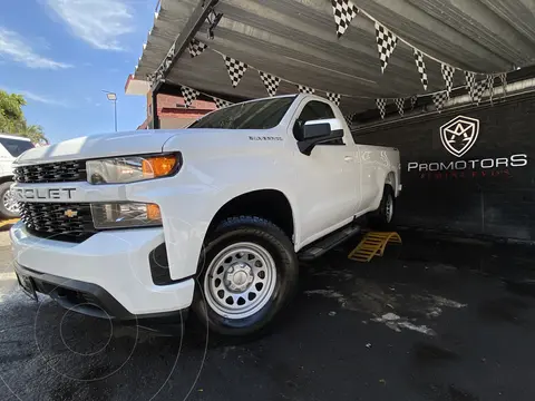 Chevrolet Silverado Cabina Regular 4X4 usado (2019) color Blanco precio $429,900