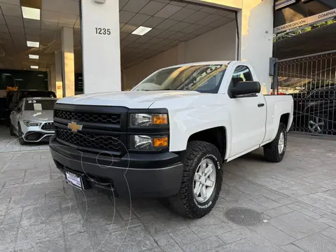 Chevrolet Silverado 4x4 Cab Reg LS usado (2015) color Blanco precio $314,000
