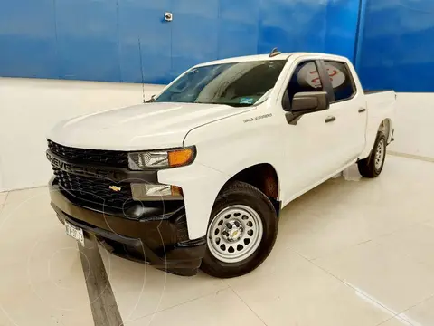 Chevrolet Silverado Doble Cabina 4X2 usado (2019) color Blanco precio $599,000