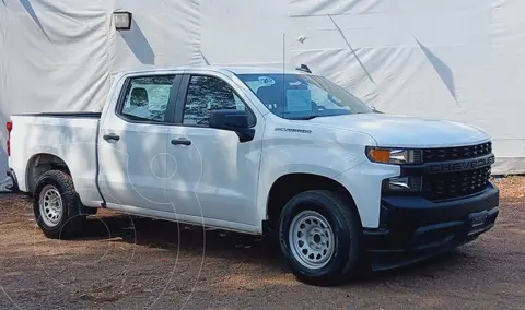 Chevrolet Silverado Doble Cabina 4X2 usado (2019) color Blanco precio $437,000