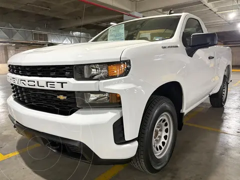 Chevrolet Silverado Cabina Regular 4X2 usado (2020) color Blanco precio $389,900