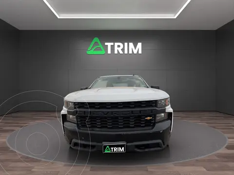 Chevrolet Silverado Doble Cabina 4X4 usado (2020) color Blanco precio $399,900