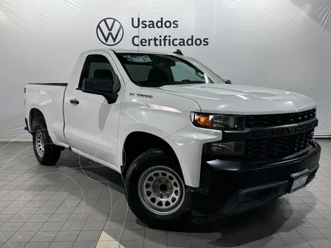 Chevrolet Silverado Cabina Regular 4X2 usado (2020) color Blanco financiado en mensualidades(enganche $119,873 mensualidades desde $10,929)