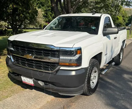 Chevrolet Silverado 4x2 Cab Ext LS V8 usado (2018) color Blanco Olimpico precio $340,000