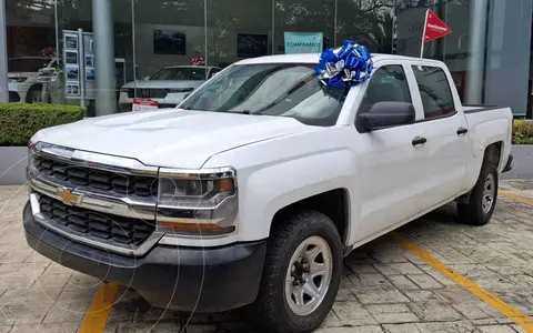 Chevrolet Silverado 4x2 Doble Cabina Paq E usado (2017) color Blanco precio $349,900