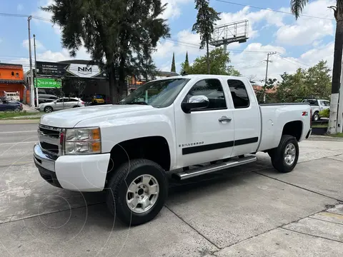 Chevrolet Silverado 4x2 Cab Ext LS usado (2009) color Blanco Olimpico precio $299,000