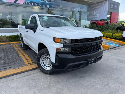 Chevrolet Silverado Cabina Regular 4X2 usado (2020) color Blanco financiado en mensualidades(enganche $203,853 mensualidades desde $11,414)