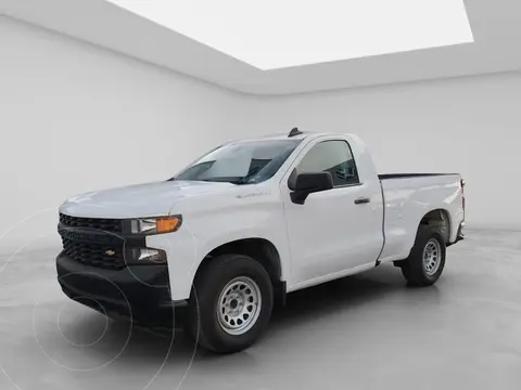 Chevrolet Silverado Cabina Regular 4X2 usado (2020) color Blanco precio $400,000