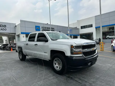 foto Chevrolet Silverado 4x4 Doble Cabina LS On Star usado (2018) color Blanco precio $500,000