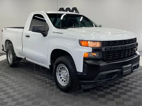 Chevrolet Silverado Cabina Regular 4X4 usado (2020) color Blanco precio $469,999