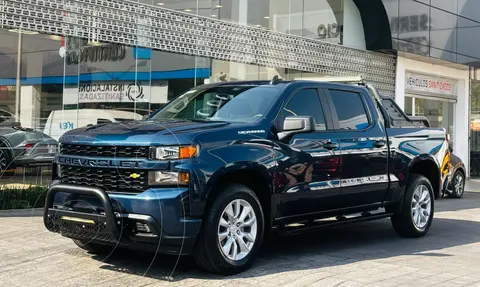 Chevrolet Silverado Custom 4X4 usado (2022) color Azul Marino precio $760,000