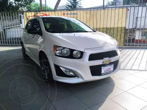 Chevrolet Sonic RS 1.4L usado (2014) color Blanco financiado en mensualidades(enganche $71,600 mensualidades desde $6,140)