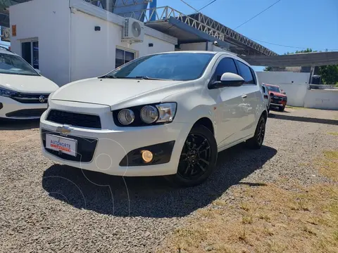 Chevrolet Sonic Sedan LTZ usado (2017) color Blanco precio $13.500.000