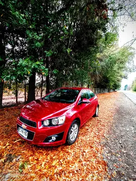 Chevrolet Sonic 1.6 usado (2015) color Rojo Burdeos precio $5.800.000
