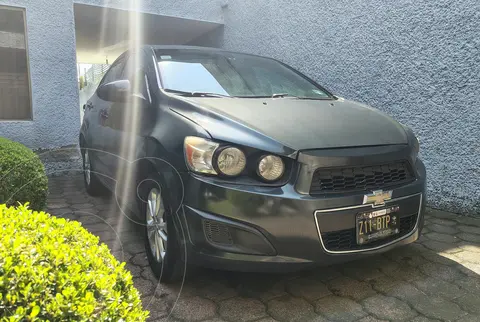 Chevrolet Sonic LT usado (2015) color Gris Oxford precio $100,000