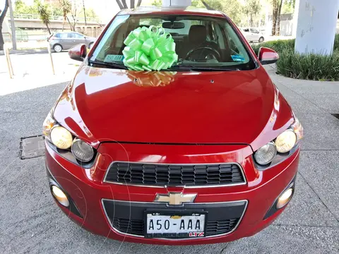 Chevrolet Sonic LTZ Aut usado (2015) color Rojo Tinto precio $163,000