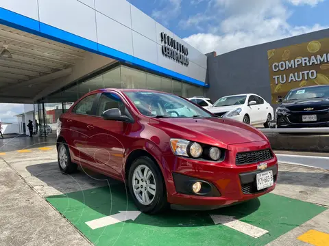 Chevrolet Sonic LT Aut usado (2015) color Rojo financiado en mensualidades(enganche $60,600 mensualidades desde $8,021)