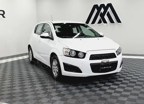 Chevrolet Sonic LT HB usado (2016) color Blanco precio $209,900