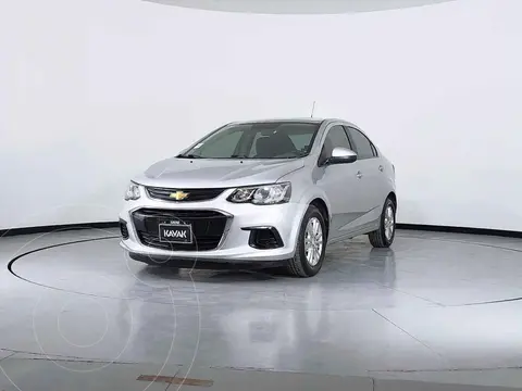 Chevrolet Sonic LT Aut usado (2017) color Plata precio $187,999