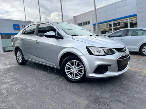 Chevrolet Sonic LT usado (2017) color plateado precio $175,000