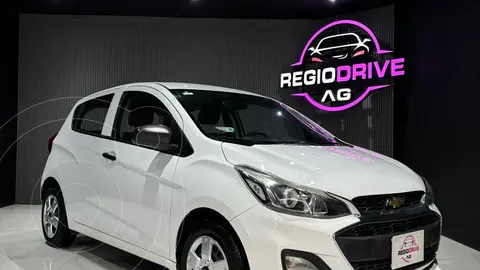 Chevrolet Spark LT usado (2020) color Gris Metalico financiado en mensualidades(enganche $44,980 mensualidades desde $5,412)