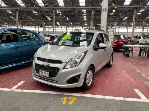 Chevrolet Spark LT usado (2017) color Plata Metalico financiado en mensualidades(enganche $35,000 mensualidades desde $4,900)