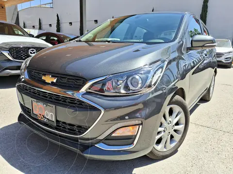 Chevrolet Spark Premier usado (2021) color Gris Oscuro financiado en mensualidades(enganche $67,500 mensualidades desde $3,915)